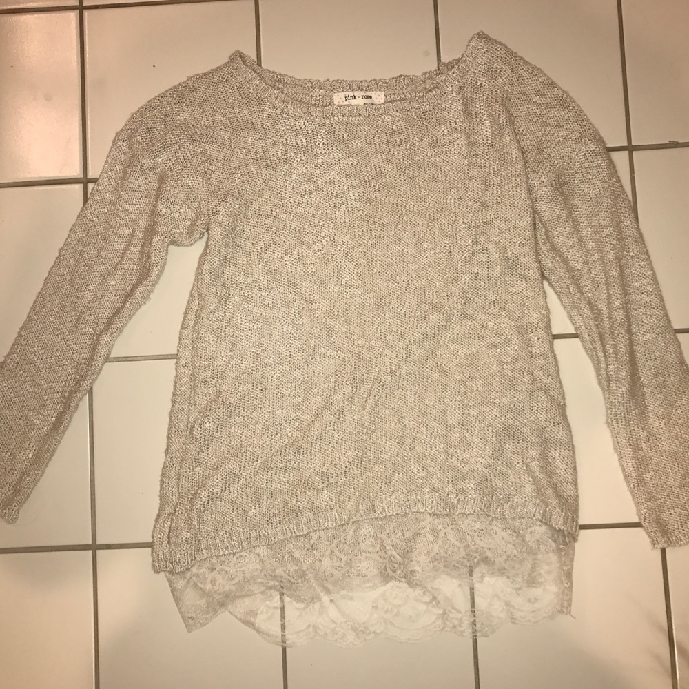 Long sleeve sweater with lace trim